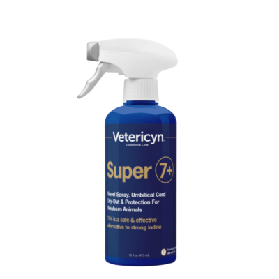 Met Vetericyn navelspray desinfecteert u de navel van het pasgeboren kalf snel en efficiënt. Met de spraynozzle kunt u het product op de navel spray.